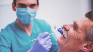 Read more about the article Implant Dentures and Snap-In Dentures Don’t Slip Out