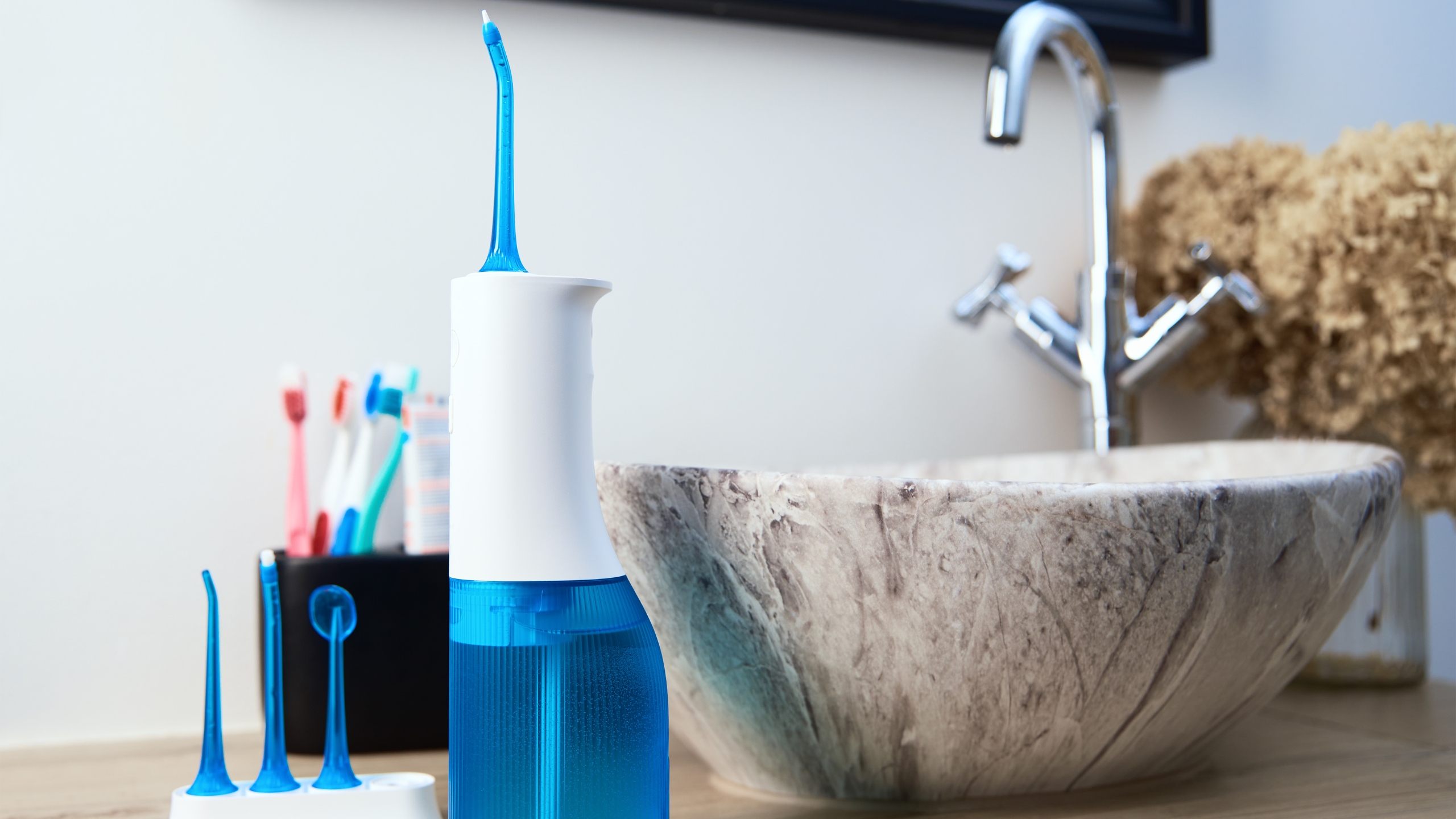 Read more about the article How to Clean Dental Implants: A Step-by-Step Guide